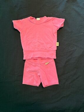 Pretty pink Dudis Design outfit